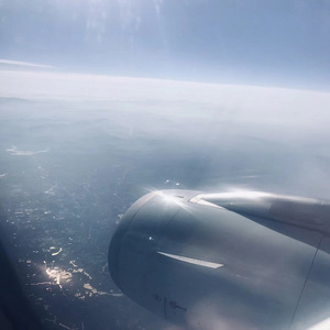 大人和女9孩做爰
